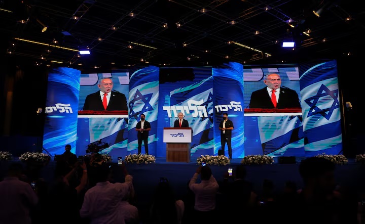Israeli Prime Minister and Likud party leader Benjamin Netanyahu speaks following exit polls for Israel's national election, at Likud's election headquarters in Jerusalem, October 28, 2026. REUTERS/Ammar Awad