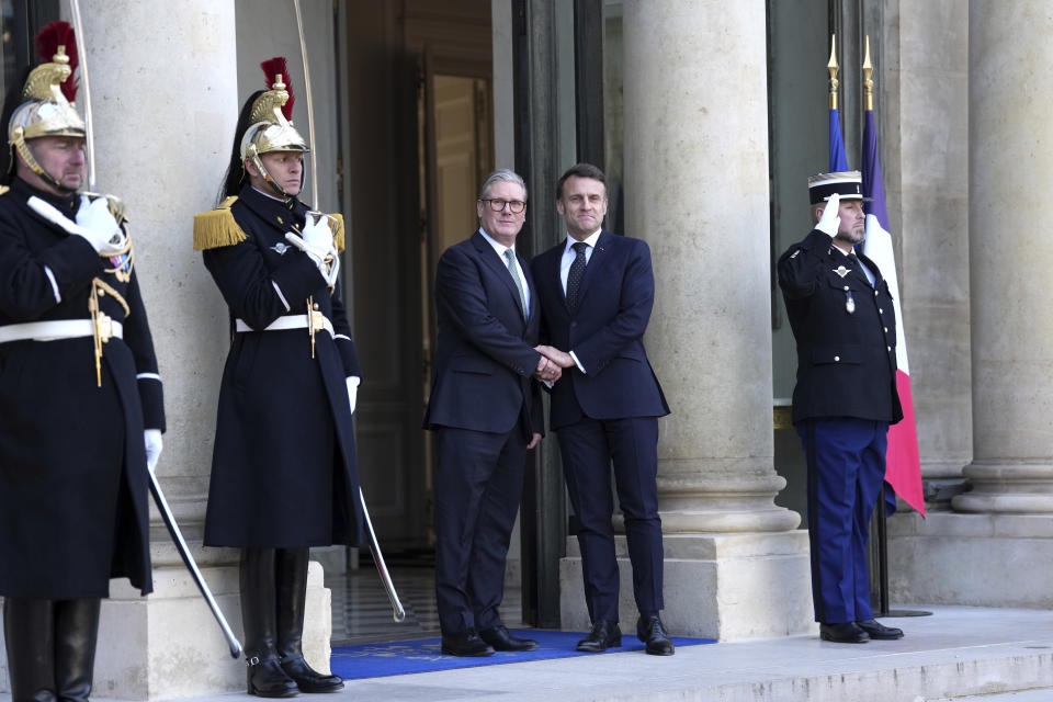 French President Emmanuel Macron, center right, greets Britain's Prime Minister Keir Starmer as he arrives for an informal meeting of leaders from key European Union nations and the United Kingdom at the Elysee Palace in Paris, Monday, Feb. 17, 2025. (AP Photo/Aurelien Morissard) French President Emmanuel Macron, center right, greets Britain's Prime Minister Keir Starmer as he arrives for an informal meeting of leaders from key European Union nations and the United Kingdom at the Elysee Palace in Paris, Monday, Feb. 17, 2025. (AP Photo/Aurelien Morissard)