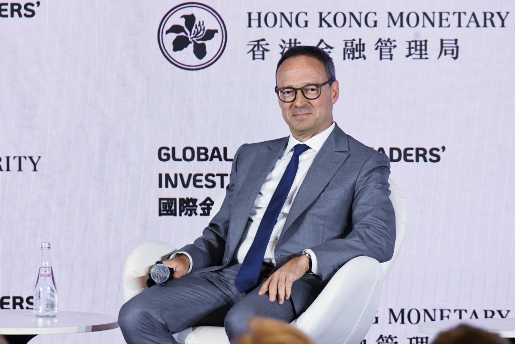 Jean Eric Salata. SING TAO