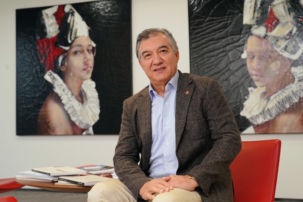 Sebastian Paredes.