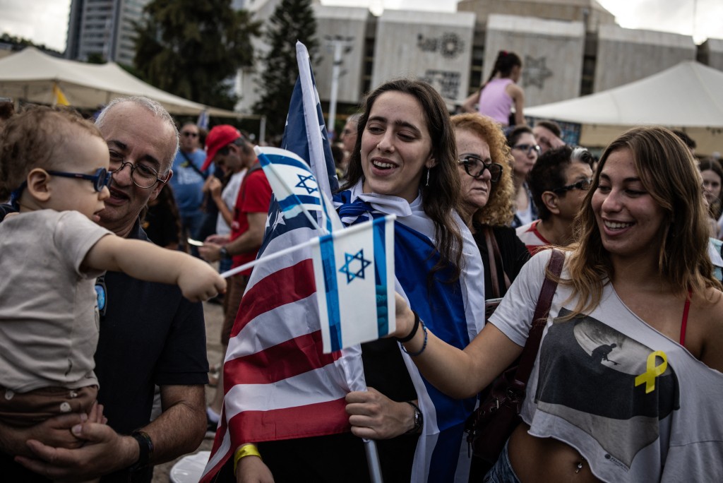 Thousands of jubilant Israelis gathered in a Tel Aviv square on October 9, hopeful for the return of hostages held in Gaza since two years of fear and worry, after Israel and Palestinian factions reached a hostage release and truce deal in a major step towards ending the war.  Photo by JOHN WESSELS / AFP