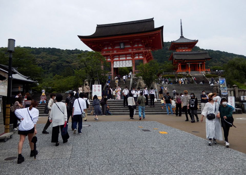 Visitors stroll at Kiyomizu-dera temple, a popular attraction among tourists, in Kyoto, western Japan June 18, 2022. (Reuters) Visitors stroll at Kiyomizu-dera temple, a popular attraction among tourists, in Kyoto, western Japan June 18, 2022. (Reuters)