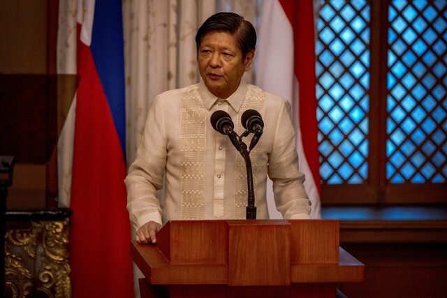 Philippine President Ferdinand Marcos Jr. delivers a joint statement during the visit of Indonesian President Joko Widodo at the Malacanang Palace, in Manila, Philippines, January 10, 2024. Ezra Acayan/Pool via REUTERS/File Photo