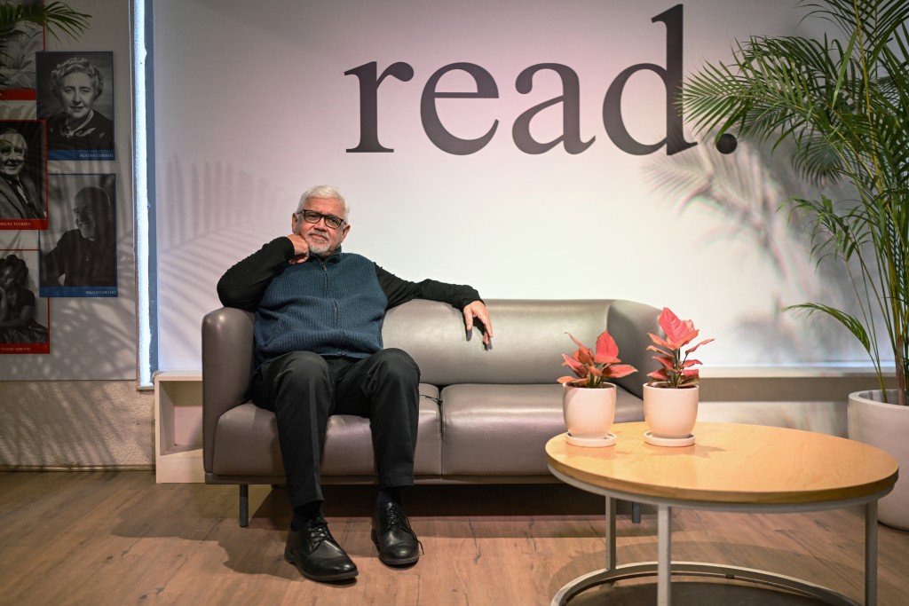 Photo by ARUN SANKAR / AFP  This photograph taken on January 6, 2026 shows Indian author Amitav Ghosh looking on during an interview with AFP amidst a promotional tour for his novel 'Ghost-Eye' in New Delhi.