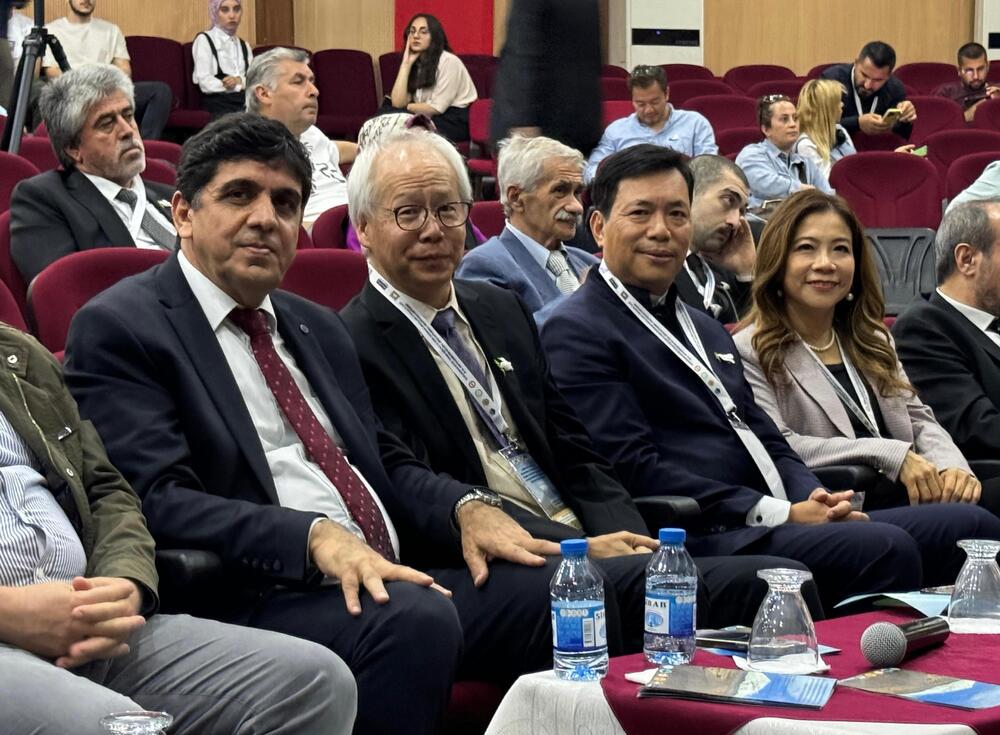 (1st from left) President of Igdir University attended the international conference on archaeological research with (2nd from left) Mr. Wing-Cheung YEUNG, Director of Noah’s Ark International Scientific Search & Artefacts Conservation Foundation, (2nd from right) Chairman of Noah's Ark Ministries International Mr. Andrew YUEN, and (far right) Director of Noah’s Ark International Scientific Search & Artefacts Conservation Foundation Ms. Angela KWAN.