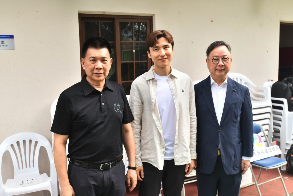 Karson Choi (center) Tam Kam-kau (left) and Tsoi Wing-sing (right)