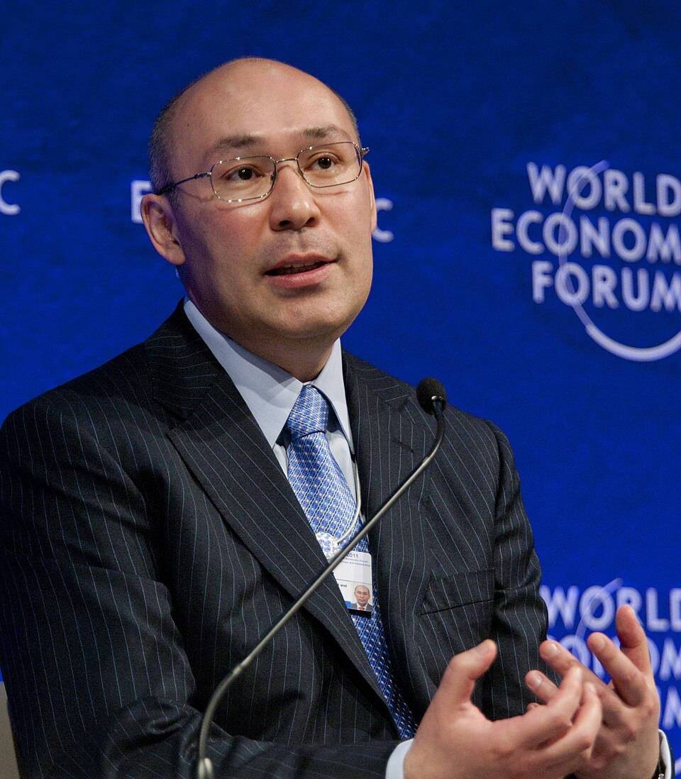 Kairat Kelimbetov speaks at the World Economic Forum.
