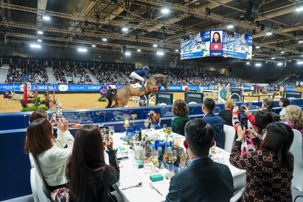 Guests relaxed at the VIP Dining Tables, savouring chef-curated gourmet cuisine while enjoying uninterrupted views of world-class equestrian action.