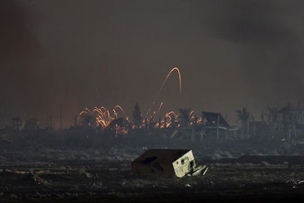 An explosion in Gaza is seen from the Israeli side of the Israel-Gaza border, July 24, 2025. REUTERS/Amir Cohen 