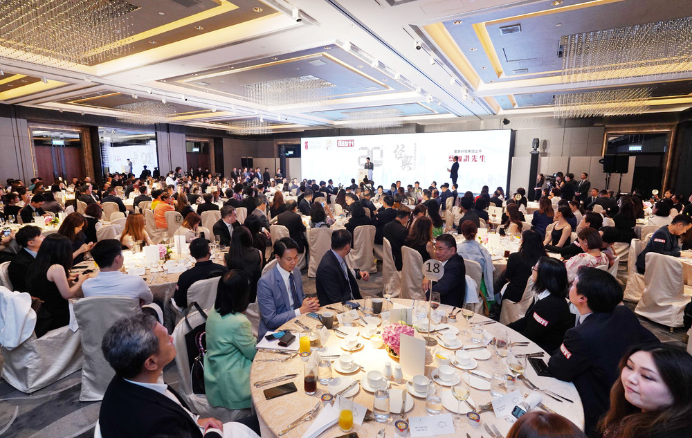 Top officials such as John Lee, Kevin Yeung, Paul Lam, Chris Tang and Alice Mak and Legislative Council president Andrew Leung attended the luncheon, with Lee being shown around by Sing Tao News Corp chairman Karson Choi. Top officials such as John Lee, Kevin Yeung, Paul Lam, Chris Tang and Alice Mak and Legislative Council president Andrew Leung attended the luncheon, with Lee being shown around by Sing Tao News Corp chairman Karson Choi.