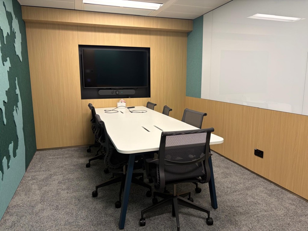 The center features 12 breakout rooms.
