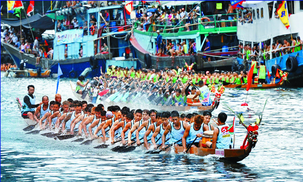 Rowers compete in several districts – the first races since the pandemic. SING TAO
