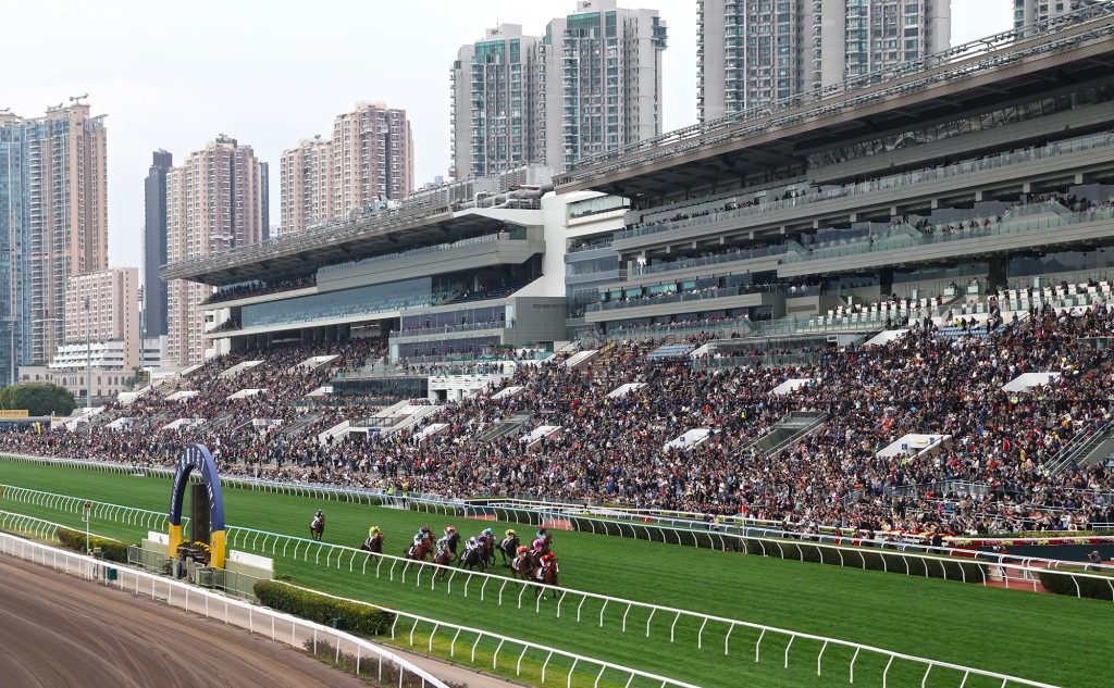 The crowd packed in on January 1. HKJC