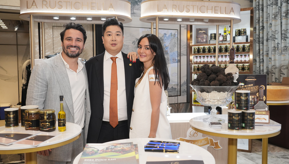 Steven Chan, CEO, Lorence & Co. and representatives of the premium truffle brand La Rustichella. Steven Chan, CEO, Lorence & Co. and representatives of the premium truffle brand La Rustichella.