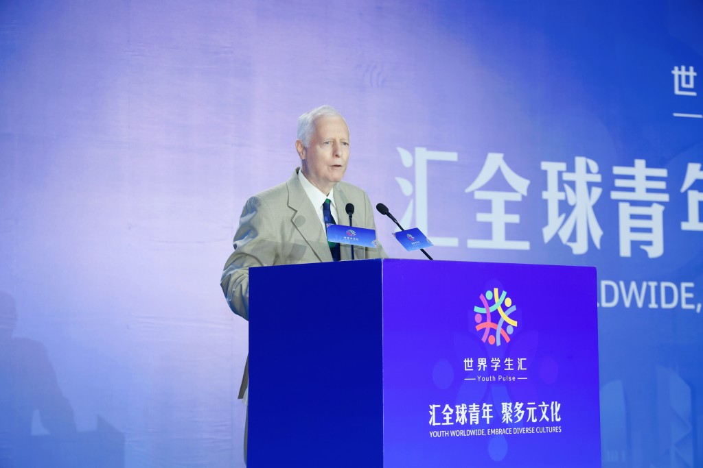 ▲Professor Mark Bray, UNESCO Chair Professor of Comparative Education at the Faculty of Education, The University of Hong Kong, delivers remarks at the conference. ▲Professor Mark Bray, UNESCO Chair Professor of Comparative Education at the Faculty of Education, The University of Hong Kong, delivers remarks at the conference.