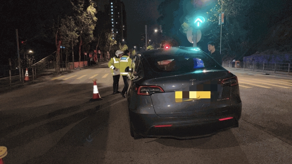 Man arrested for drunk driving after crashing in Ap Lei Chau