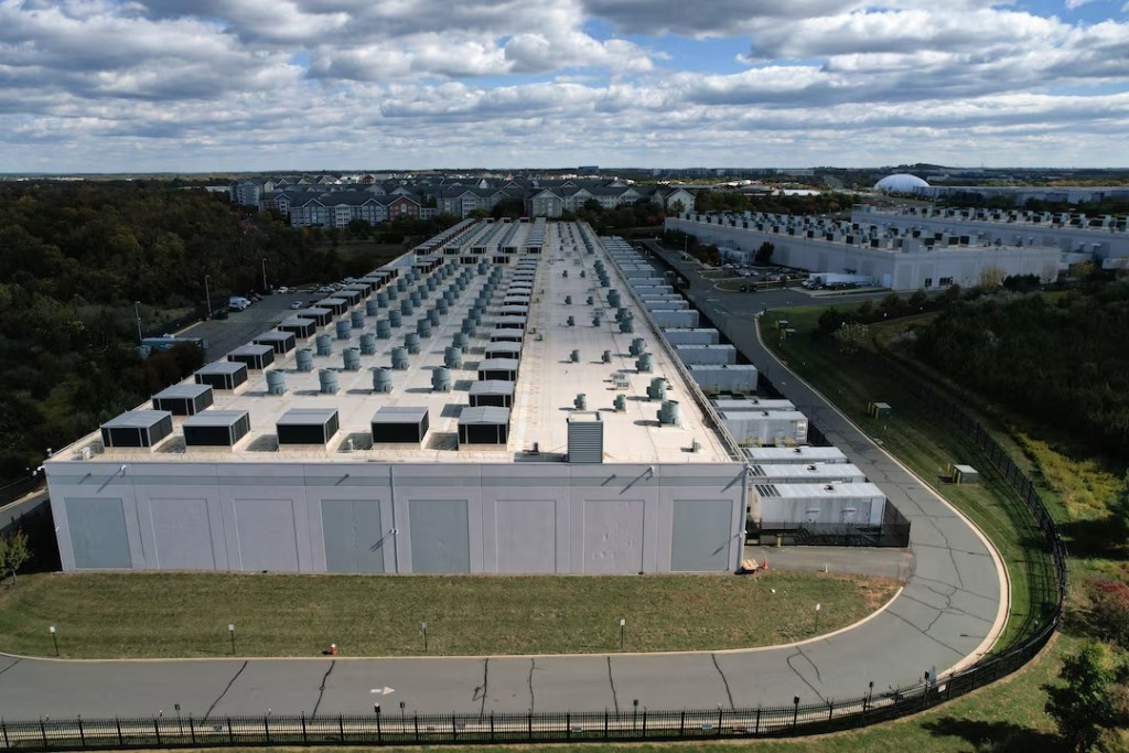 An aerial view of an Amazon Web Services Data Center known as US East 1 in Ashburn, Virginia, U.S., October 20, 2025. REUTERS/Jonathan Ernst 
