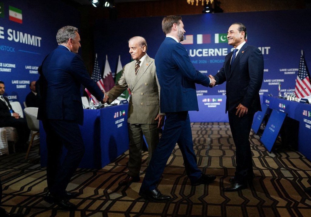 US Vice President JD Vance (2ndR), US President's special envoy Steve Witkoff (L), Pakistan's Prime Minister Shehbaz Sharif (2ndL) and Pakistan's Chief of Army Staff Field Marshal Asim Munir shake hands ahead of a quadrilateral meeting between the United States, Iran, Pakistan and Qatar (AFP)