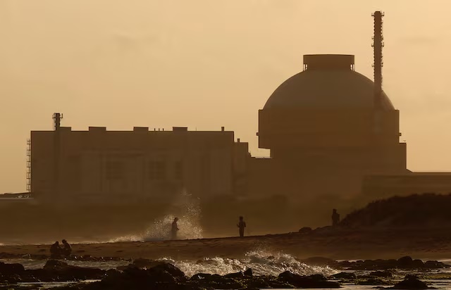 Police patrol on a beach near Kudankulam nuclear power project in the southern Indian state of Tamil Nadu September 12, 2012. REUTERS/Adnan Abidi/File Photo