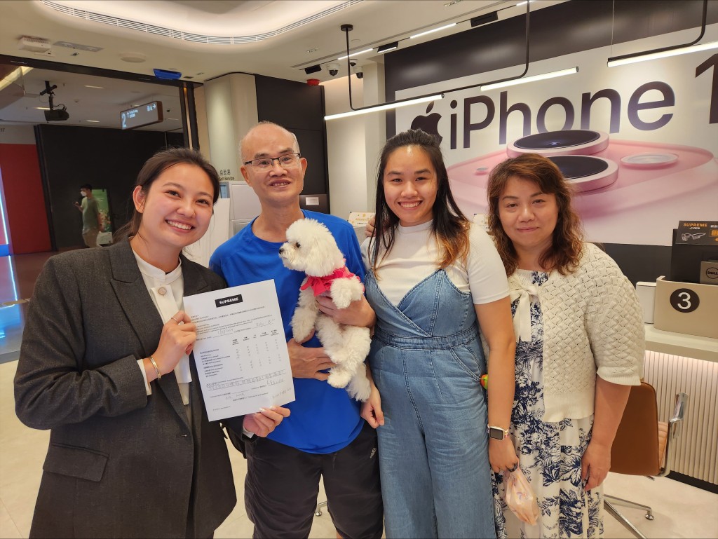 Lam Ka‑miu, left, always carries a smile, and customers praise her for being polite, patient and providing attentive service.