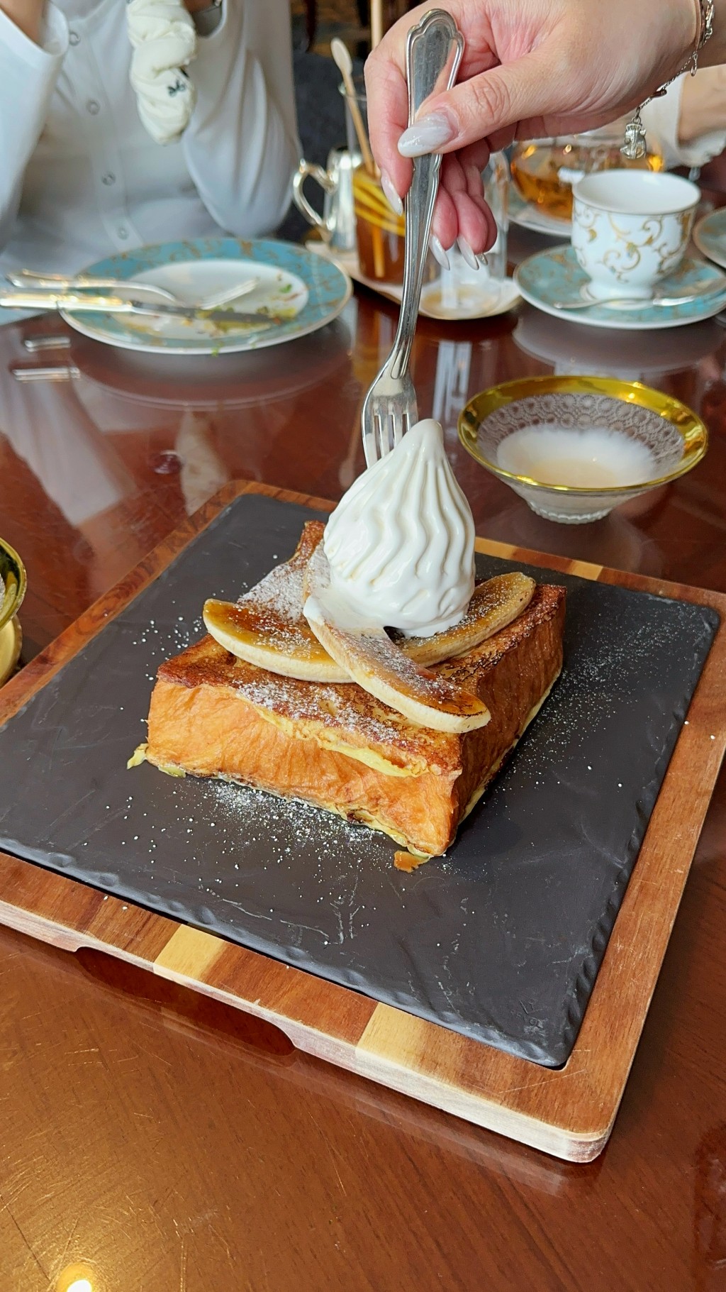 Caramel banana on French toast. (HK$168)