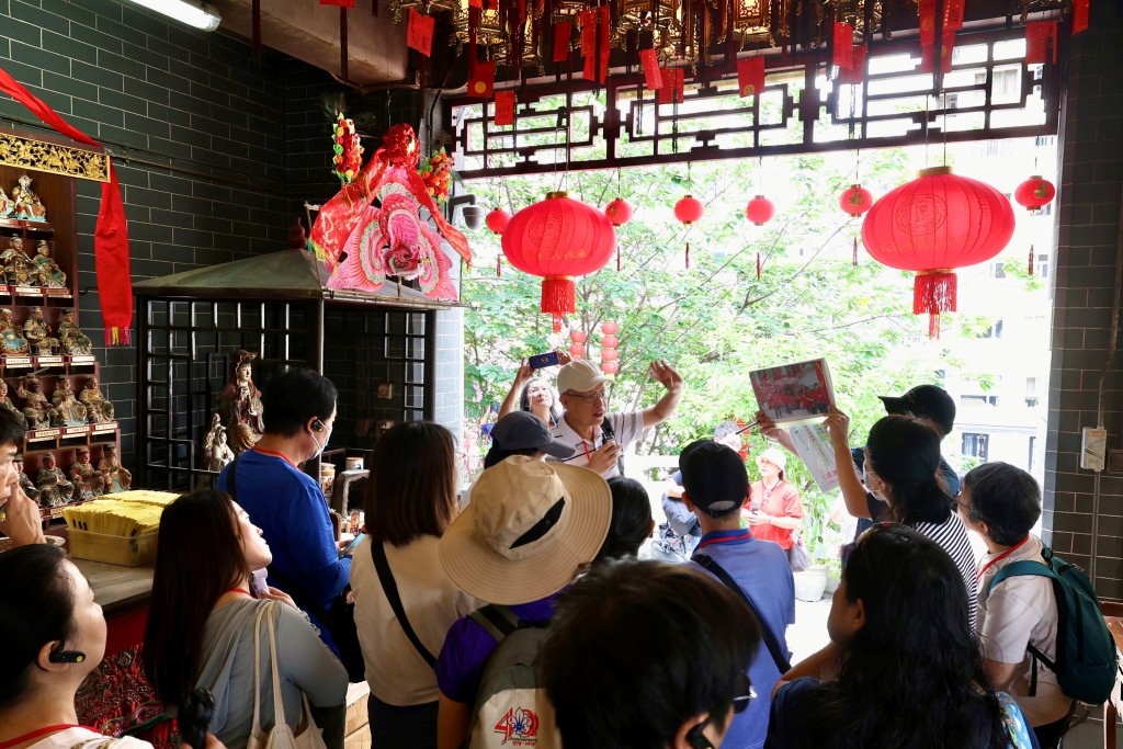 The Hong Kong Jockey Club Series: ICH Highlight Tours offer nine themed itineraries that take participants across different districts to explore intangible cultural heritage items. The Hong Kong Jockey Club Series: ICH Highlight Tours offer nine themed itineraries that take participants across different districts to explore intangible cultural heritage items.