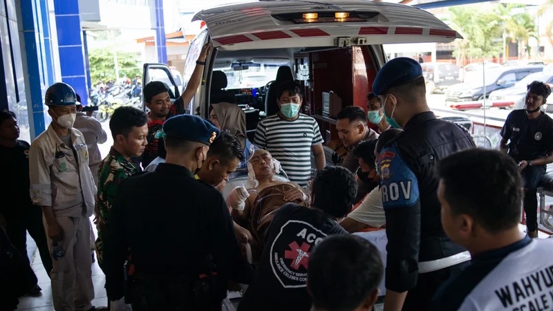 A Chinese worker who was injured in the explosion at a nickel smelter furnace is brought to the Morowali Regional General Hospital in Central Sulawesi. A Chinese worker who was injured in the explosion at a nickel smelter furnace is brought to the Morowali Regional General Hospital in Central Sulawesi.