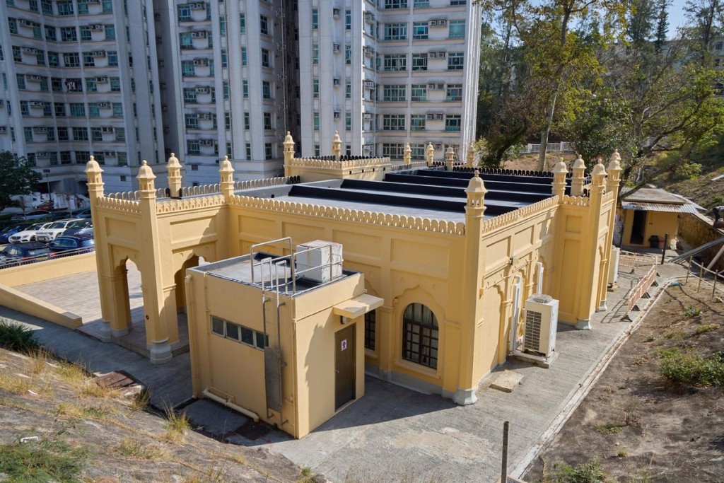 Photo shows the facade of Stanley Mosque in Stanley.