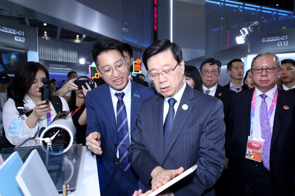 Chief Executive John Lee visited the i2Cool booth at the China International Import Expo in Shanghai in 2023. Chief Executive John Lee visited the i2Cool booth at the China International Import Expo in Shanghai in 2023.