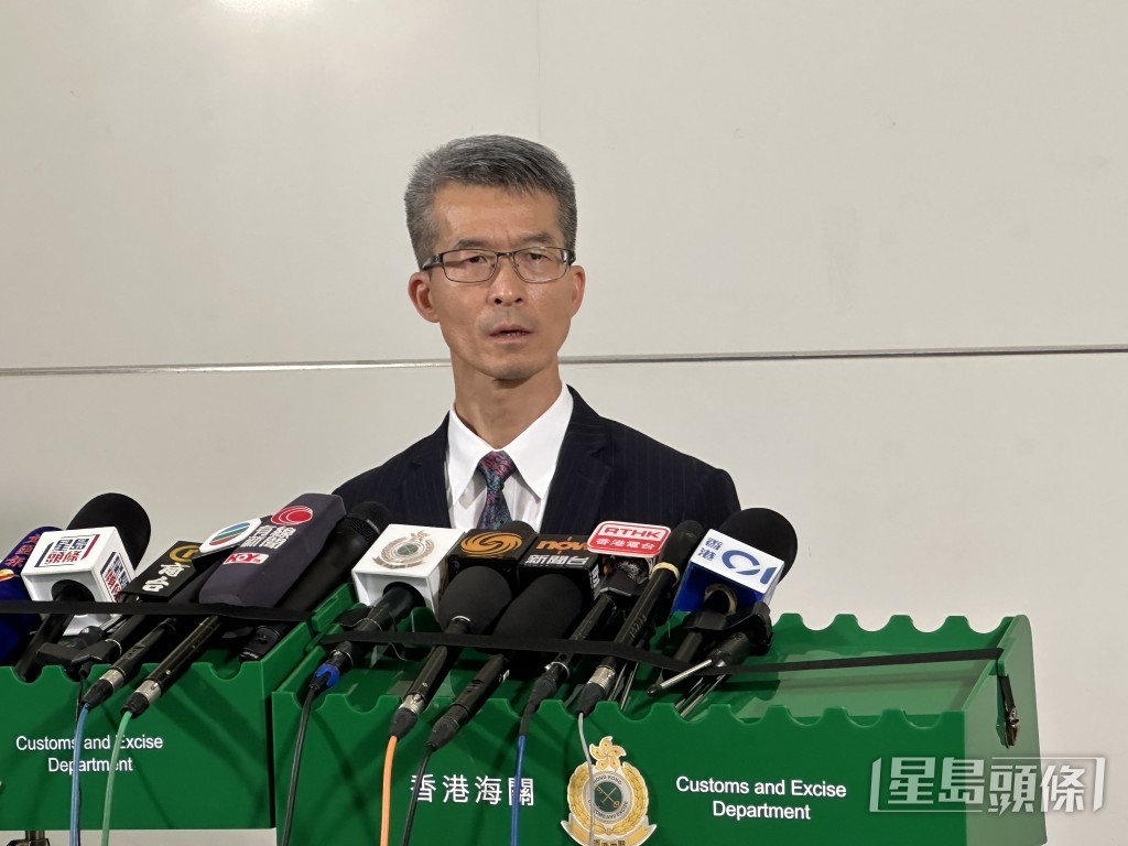 Head of the Customs’ Trade Descriptions Investigation Bureau, Tommy Kwok Ka-kui, spoke to the press on Wednesday.