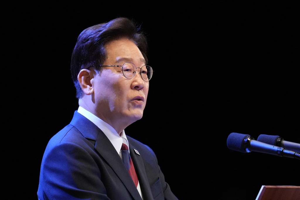 Lee Jae Myung announced the move of over a hundred public institutions and departments from Seoul to Sejong City. PHOTO BY AFP