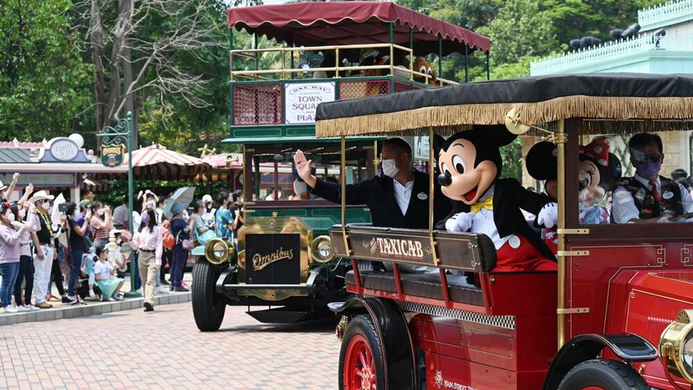  Disneyland started welcoming crowds back on Thursday.