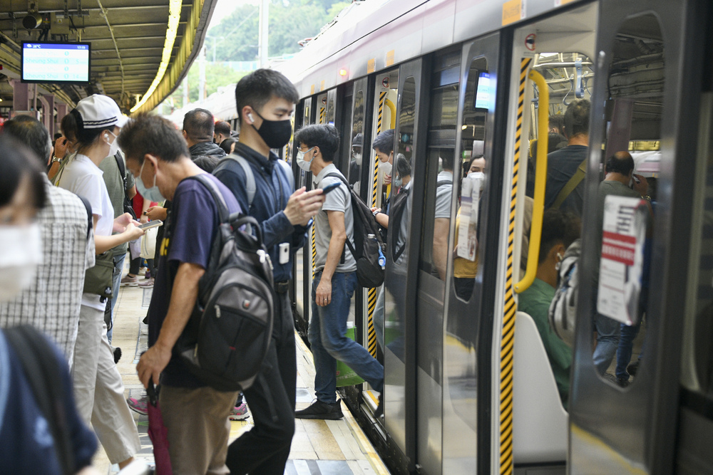 The East Rail Line extension has cost franchised buses 10,000 cross-harbor commuters a day. The East Rail Line extension has cost franchised buses 10,000 cross-harbor commuters a day.