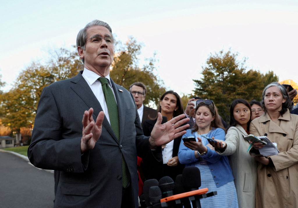 US Treasury Secretary Scott Bessent speaks to reporters at the White House in Washington, D.C., US, November 5, 2025. REUTERS/Kevin Lamarque