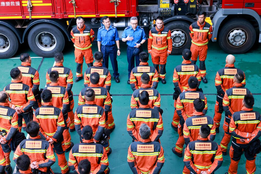 Members of the disaster response and rescue team receive instructions before leaving for the cross-border drills. Members of the disaster response and rescue team receive instructions before leaving for the cross-border drills.