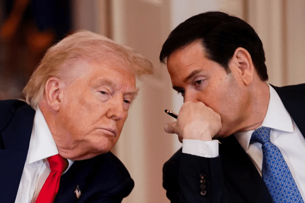 U.S. President Donald Trump listens to U.S. Secretary of State Marco Rubio during a round table in the White House in Washington, D.C., March 6, 2026. REUTERS/Nathan Howard 