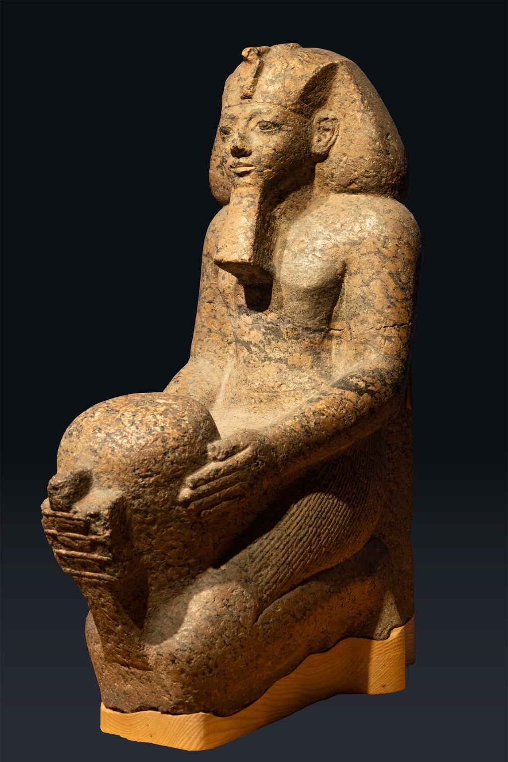 Kneeling statue of Hatshepsut