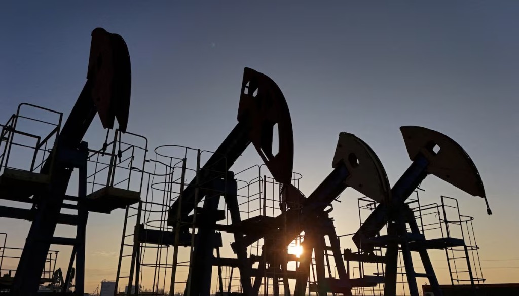  A view shows disused oil pump jacks at the Airankol oil field operated by Caspiy Neft in the Atyrau Region, Kazakhstan April 2, 2025. REUTERS/Pavel Mikheyev//File Photo
