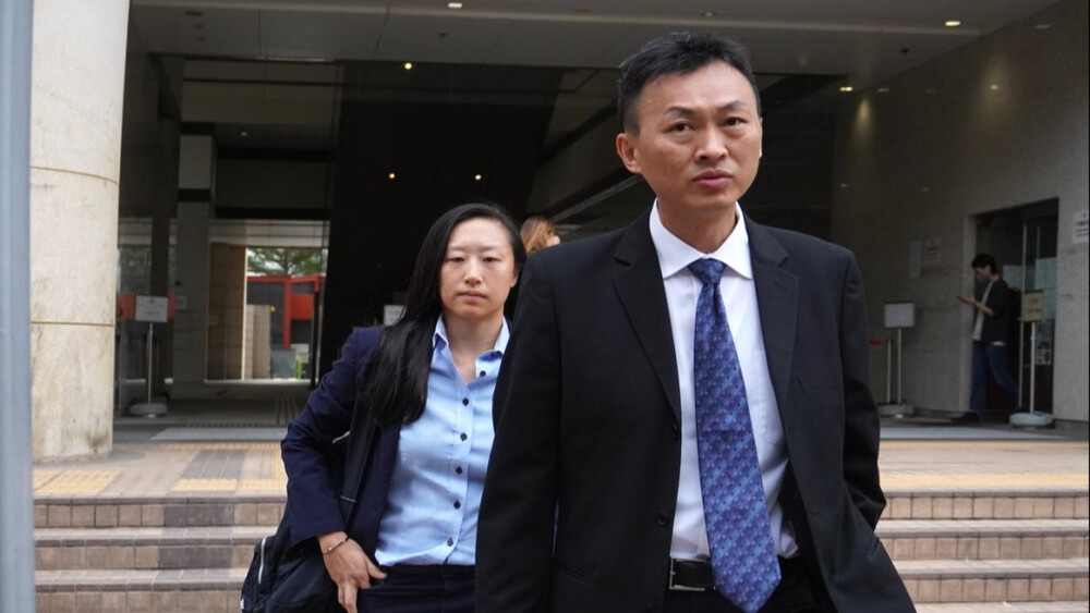 Chow Ting-ting (left) and Ho Kwai-hung (right). Chow Ting-ting (left) and Ho Kwai-hung (right).