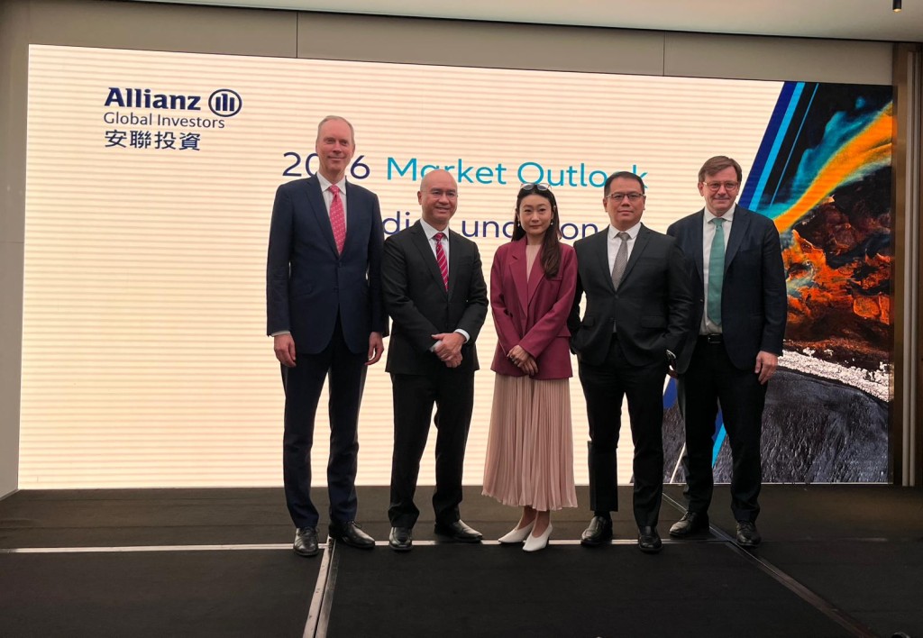 Allianz Global Investors' 2026 Market Outlook. Matt Christensen, Head of Sustainable and Impact Investing (first left), Wilfred Sit, CIO Equity Asia Pacific (second left), Jenny Zeng, CIO Fixed Income (middle), Chrstiaan Tuntono, Senior Economist Asia Pacific (second right), Hartwig Kos, Head of growth Multi-Asset (first right)