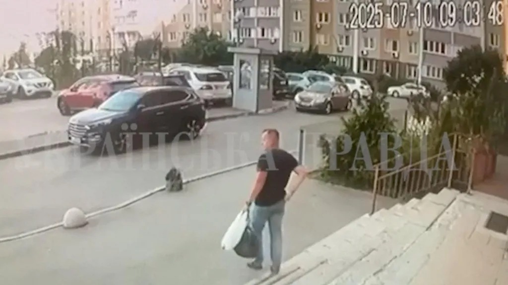 A CCTV footage shows a Security Service of Ukraine (SBU) officer walking down the stairs moments before he was shot in Kyiv, Ukraine July 10, 2025 in this screengrab obtained from a social media video. (Ukrainska Pravda/via REUTERS)