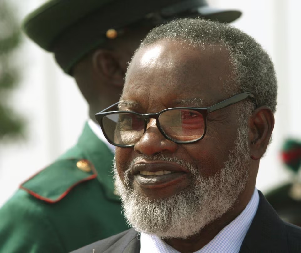 Namibian President Sam Nujoma arrives at the airport in Abuja, Nigeria, January 29, 2005. (Reuters) Namibian President Sam Nujoma arrives at the airport in Abuja, Nigeria, January 29, 2005. (Reuters)
