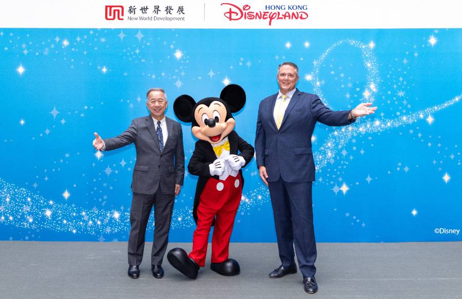 Sitt Nam-hoi (left) and Michael Moriarty (right) pose for a photo. Sitt Nam-hoi (left) and Michael Moriarty (right) pose for a photo.