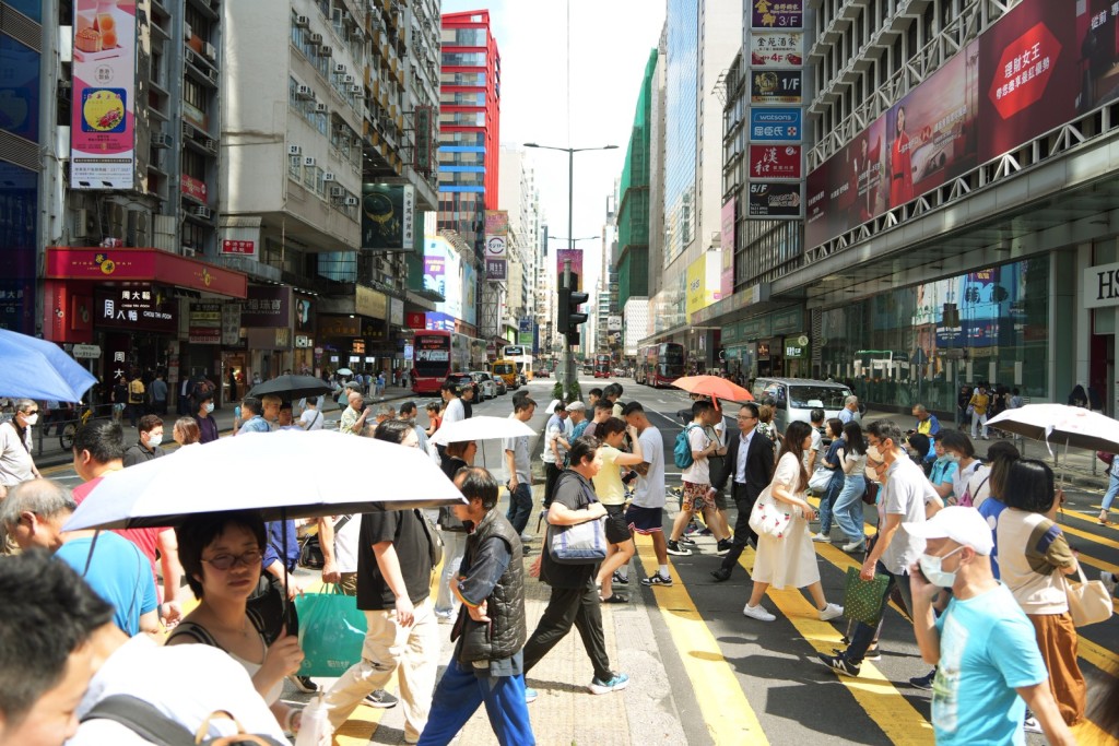 The average MPF account holder reportedly saw a paper profit of HK$4,714 in August. SING TAO