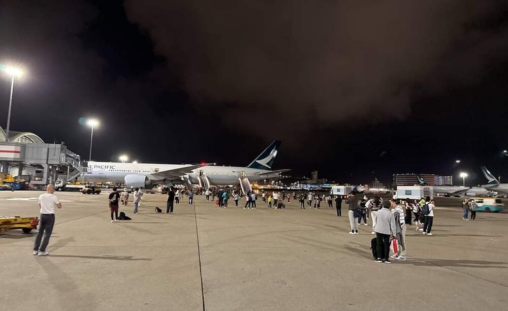 A disorderly evacuation followed after the takeoff was aborted because of a technical issue. A disorderly evacuation followed after the takeoff was aborted because of a technical issue.