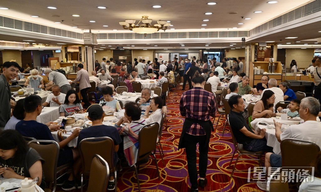 Super Star Seafood Restaurant announces closure due to high rents, employees left unpaid
