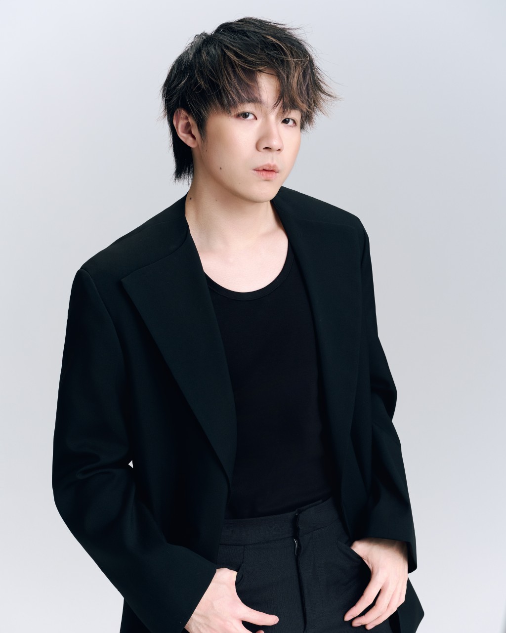 Ian Chan of MIRROR will take the stage for a live performance at the closing night of the Longines Hong Kong International Horse Show on February 1, right before the Longines Grand Prix.