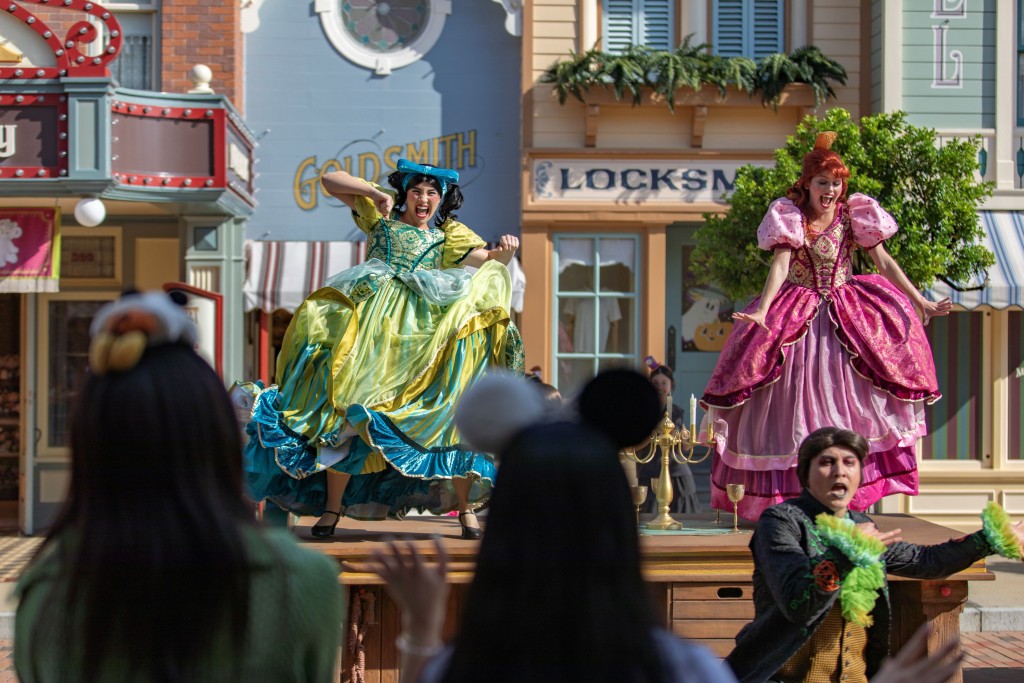 Disney Villains take over the park with music, dancing and theatrical effects in the expanded Uninvited! A Villains Takeover Party.