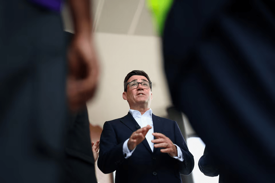 Britain's Prime Minister Andy Burnham visits Wolverhampton Bus Station, as part of his summer tour, in the West Midlands, Britain, August 18, 2026. REUTERS/Hannah McKay/Poo