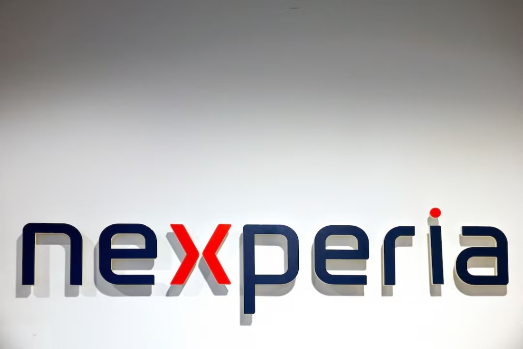  The logo of computer chipmaker Nexperia is seen in Nijmegen, Netherlands April 12, 2024. REUTERS/Piroschka van de Wouw/File Photo